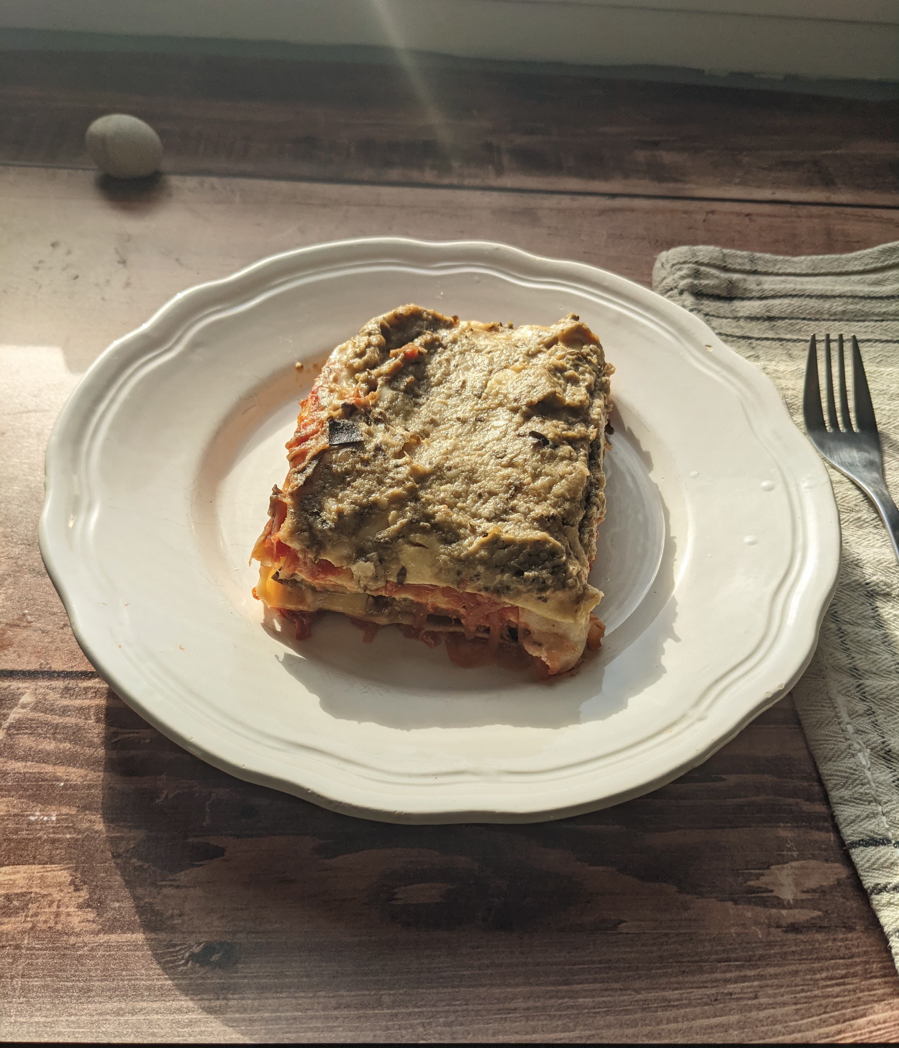 Vegetarian lasagna with eggplants, tomatoes and cheese